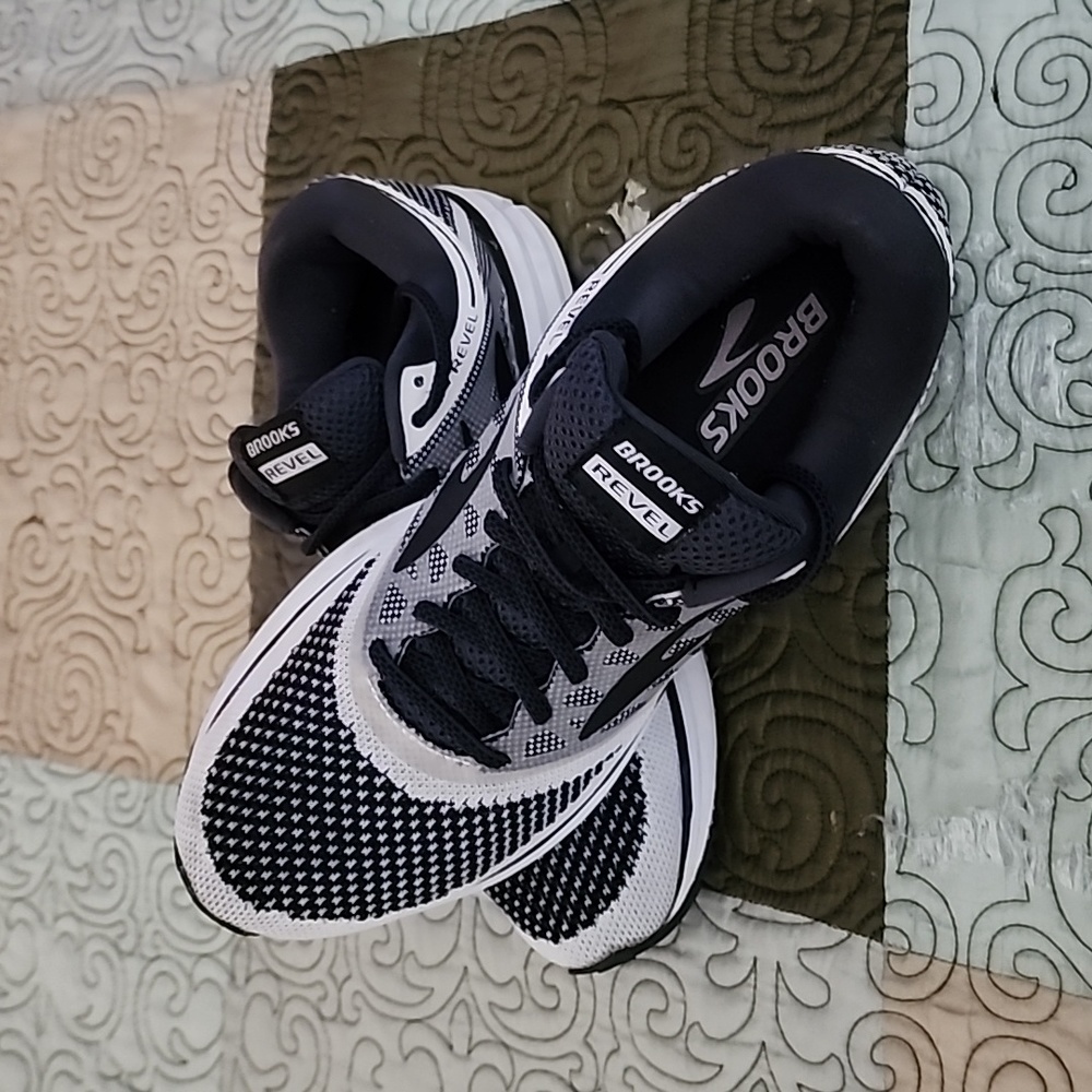 Brooks size 9.5 sneakers